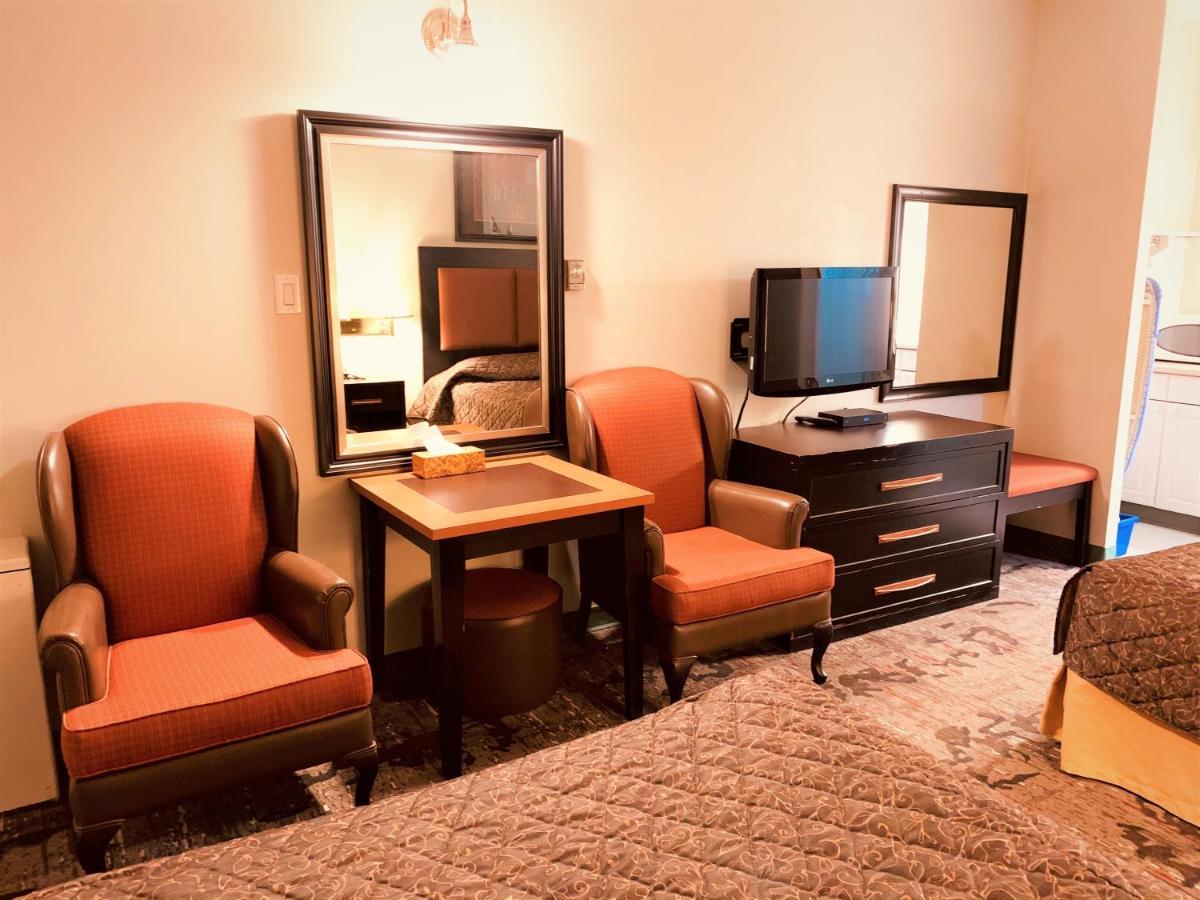 Red Carpet Inn & Suites YYC 외부 사진