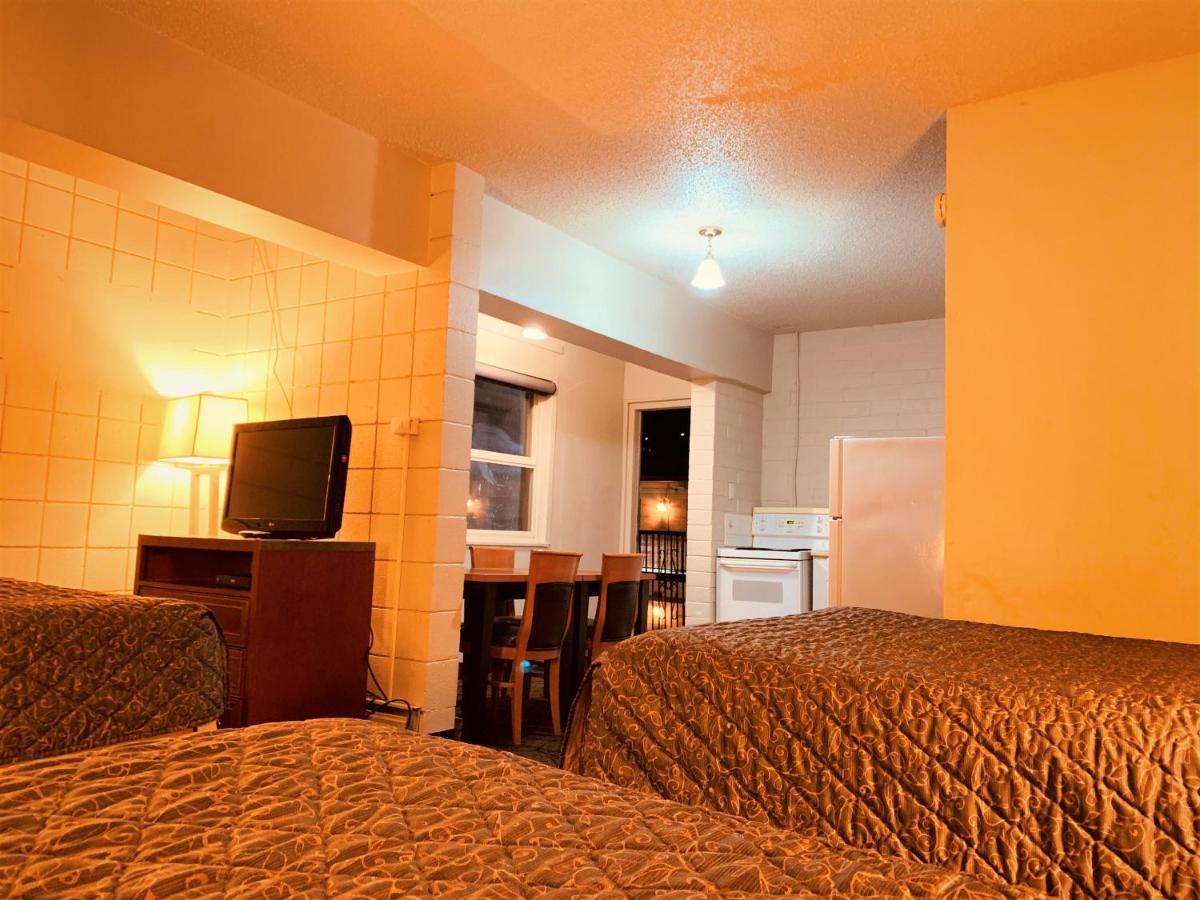 Red Carpet Inn & Suites YYC 외부 사진